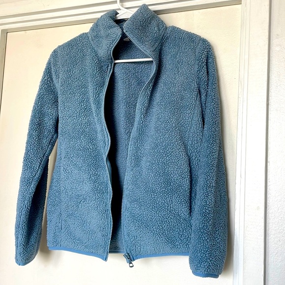 Uniqlo Jackets & Blazers - Uniqlo fleece jacket women’s - blue - SZ M